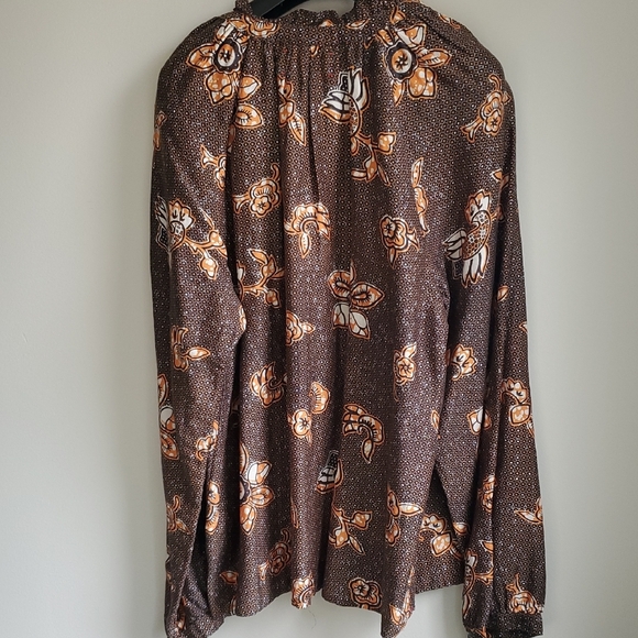 XiRENA NWT Silk Cotton 'Blair' Batik Floral Marigold Print Blouse Top  M - Picture 5 of 14